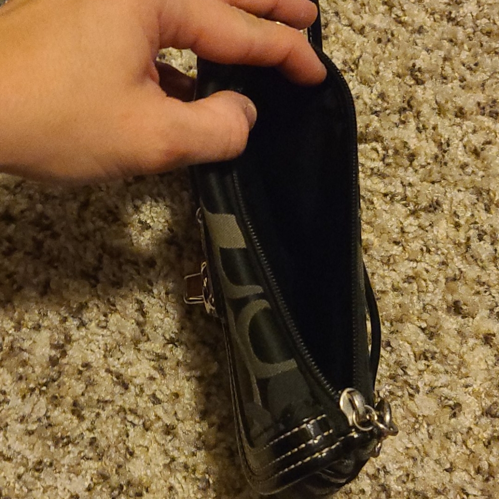 Coach wristlet - Picture 2 of 3